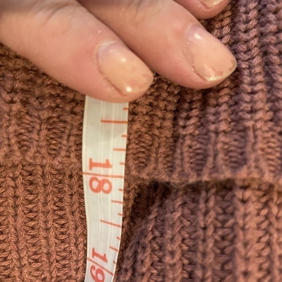 Cropped Boxy Lace Up Front Sweater 🤍 - Picture 6 of 7